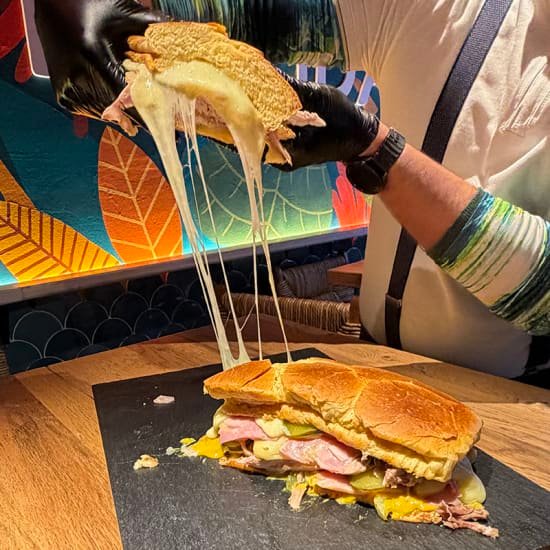 Atrévete con el Sandwichón Cubano XXL