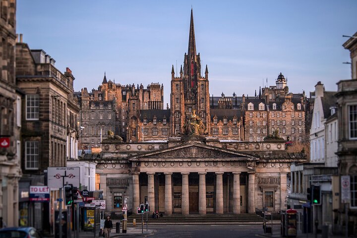 Edinburgh Full Day Walking Tour with Castle Included -Small Group