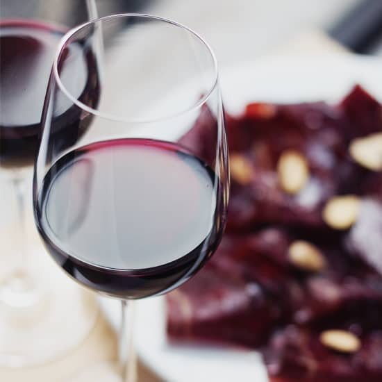 Surtido de ibéricos y botella de vino para 2 en Vinopremier