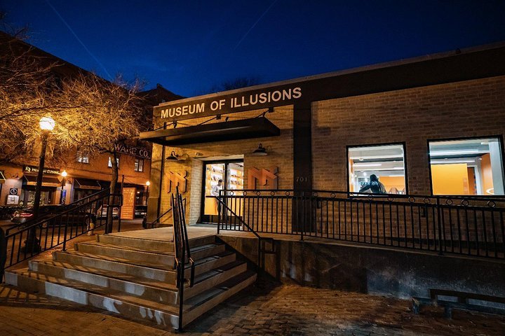 Travel Activities 9 Museum of Illusions Dallas Admission