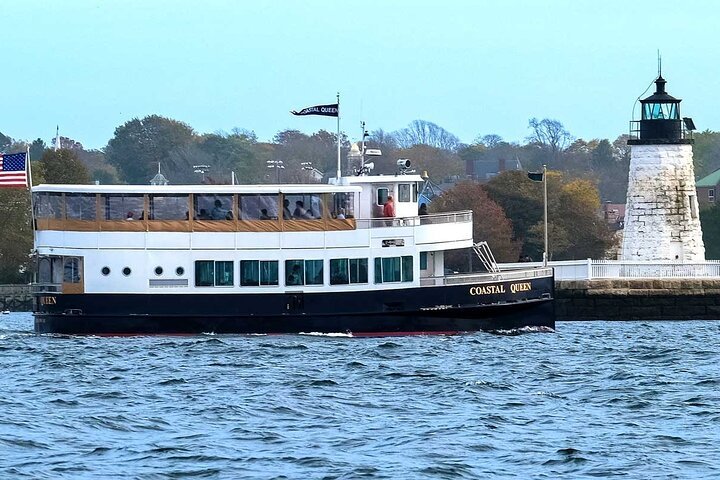 Lighthouse and Mimosa Cruise of Narragansett Bay from Newport