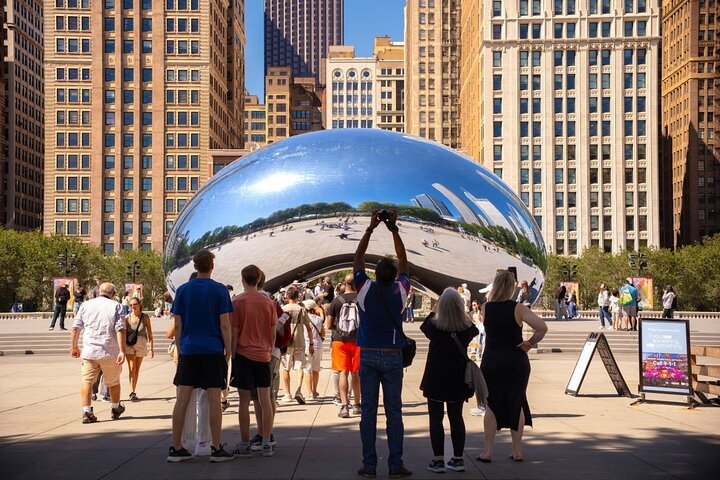 Chicago in a Day Walking Tour: Food, History & Architecture