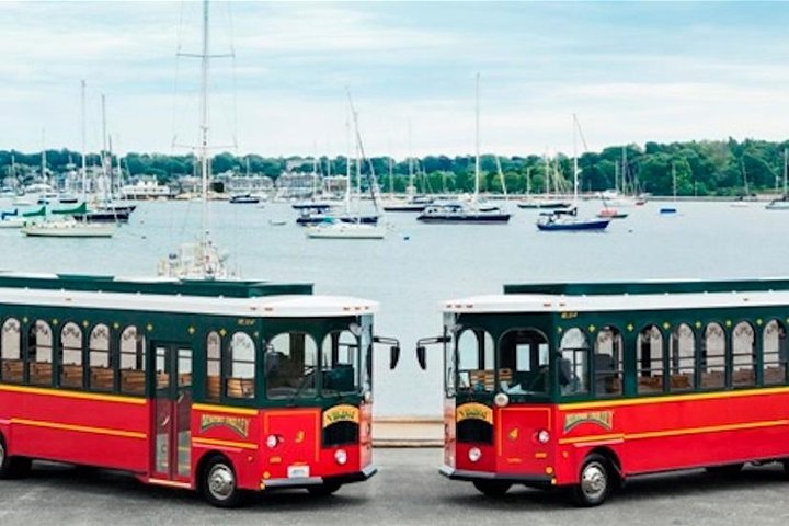 Newport Trolley Tour with Breakers Mansion – Viking Tours