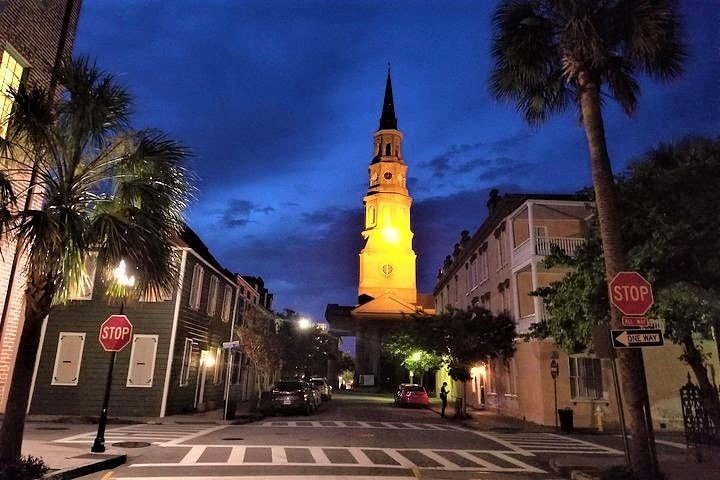 Charleston’s Pleasing Terrors Night-Time Walking Ghost Tour