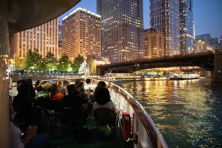 Chicago River Ghost & Dark History Night Cruise