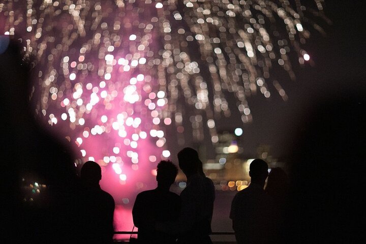 City Cruises Chicago: Fireworks Signature Dinner Cruise